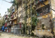 Nhiều chung cư bị nứt, nghiêng sau bão số 3