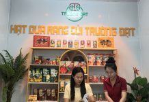 Hạt dưa rang củi – Món quà của sự đoàn viên